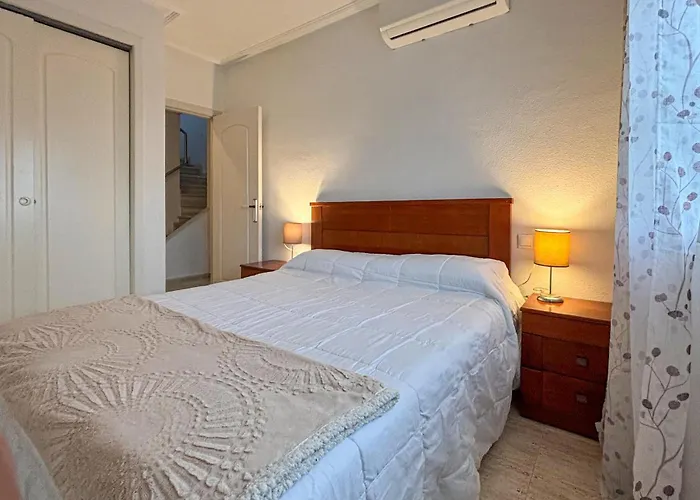 Amazing In With Wifi Feriehus Torrevieja